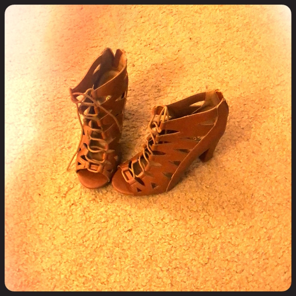 Light Brown Heels, BRAND NEW. NEVER WORN